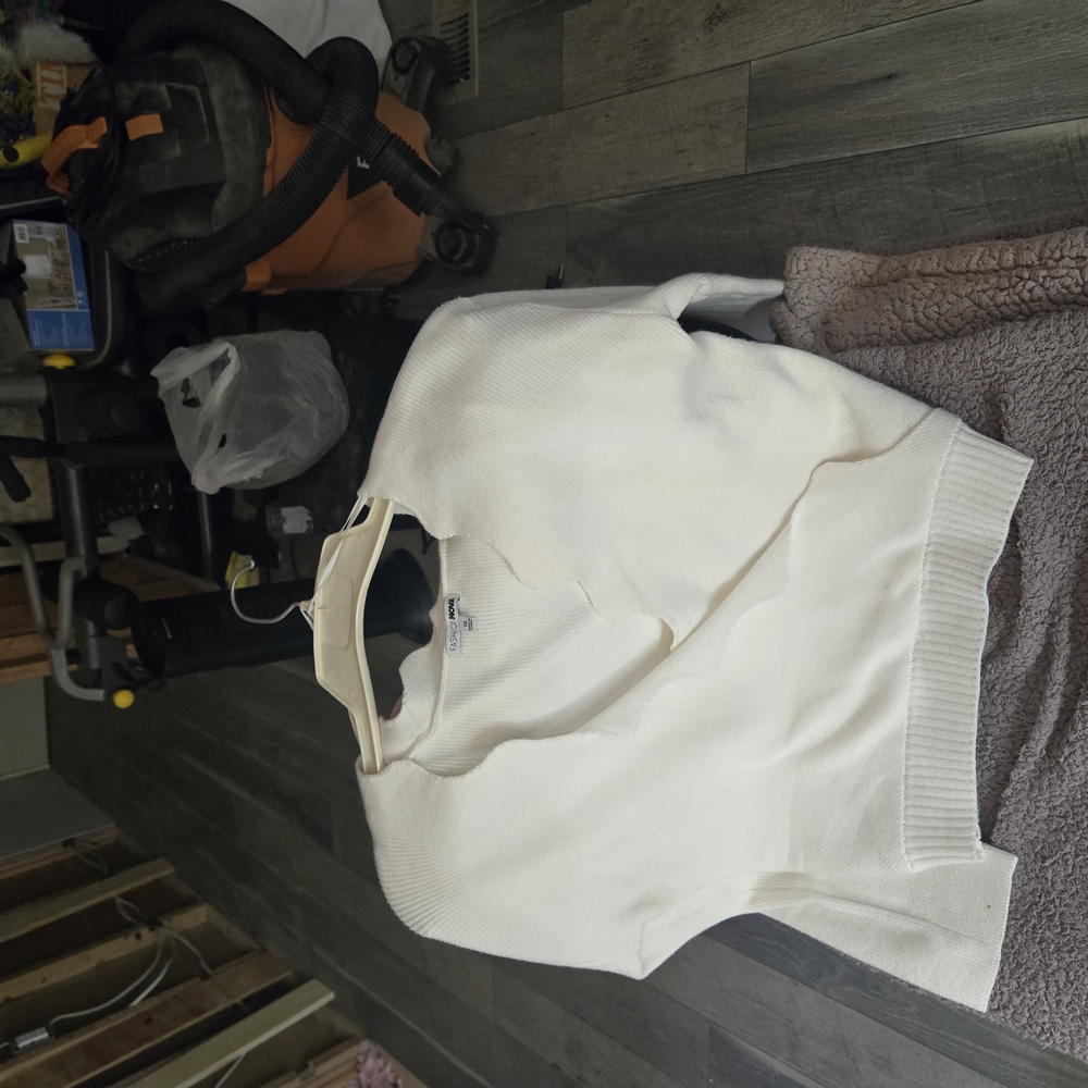Fashion Nova White Sweatshirt